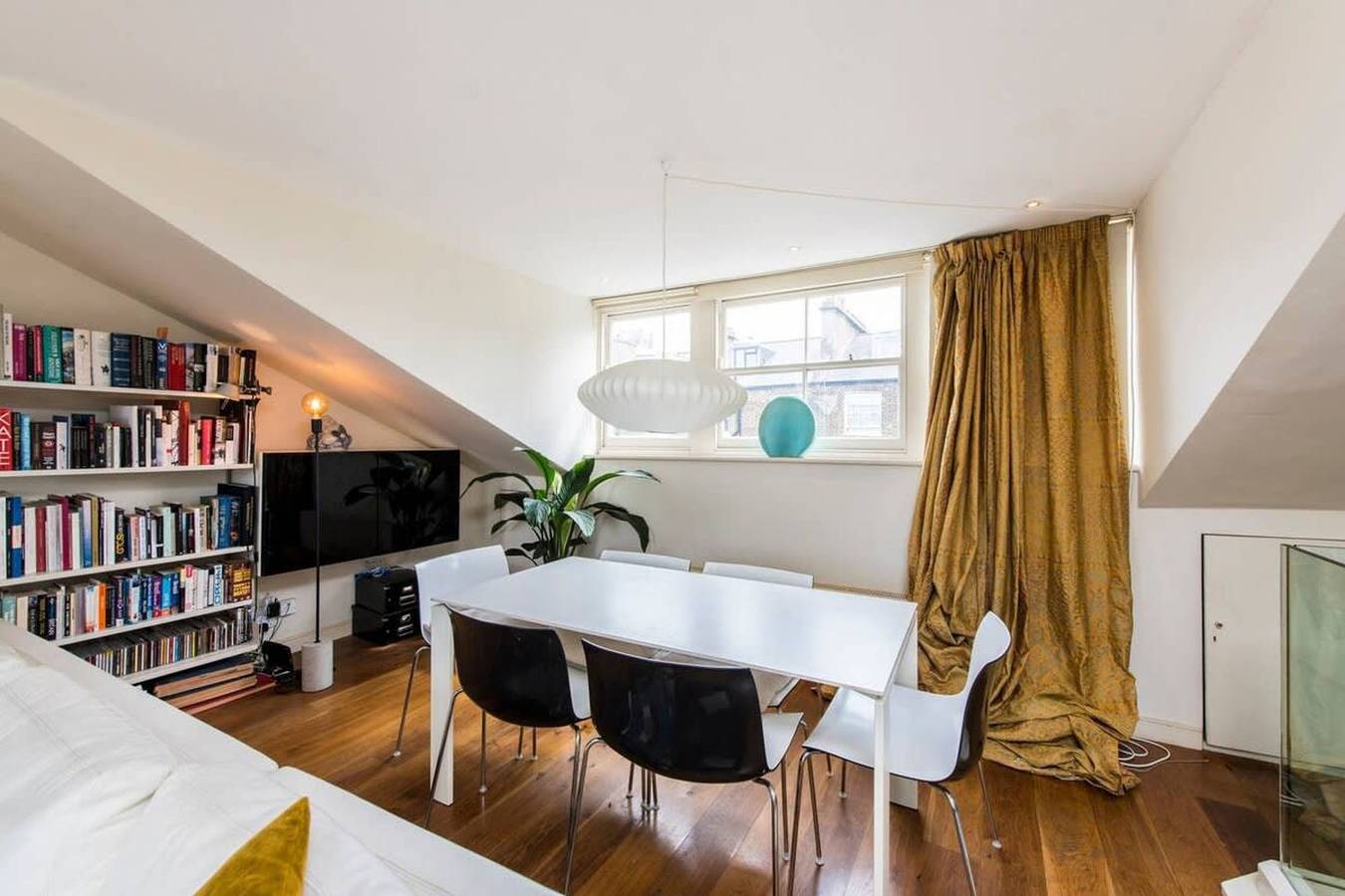 Entire apartment, Long stay discounts - Unique 2bed flat  Portobello road in Kensington and Chelsea, London