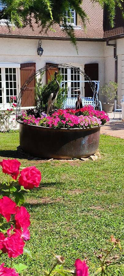 Appartement entier, Studio with Garden View in Chaudenay, Région de Chalon-sur-Saône