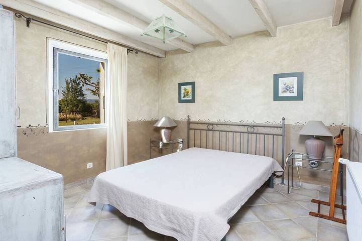 Gîte à Oppède avec Piscine Partagée in Oppède, Parc naturel régional du Luberon