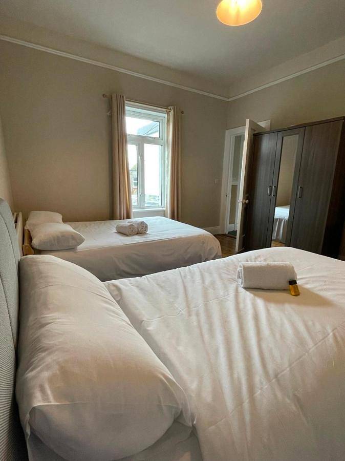 Six-Bedroom House in Salthill, Galway