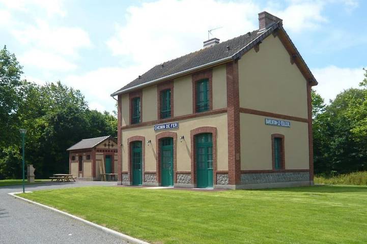 Maison de vacances pour 8 personnes, avec jardin à Saint-Cyr-du-Bailleul
