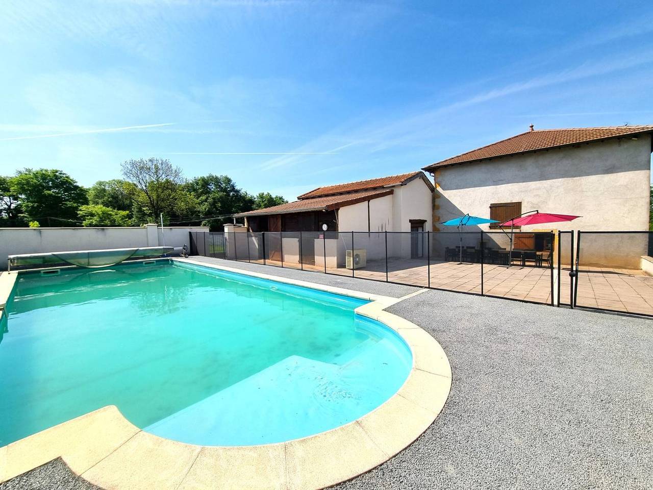 Maison paisible avec animaux admis - 15 pers. in Saint-Hilaire-sous-Charlieu, Région de Roanne