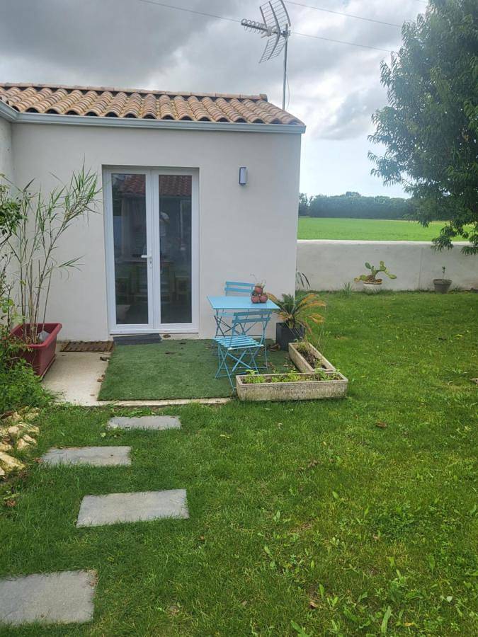 Location de vacances pour 2 personnes, avec terrasse, animaux acceptés à Sainte-Soulle