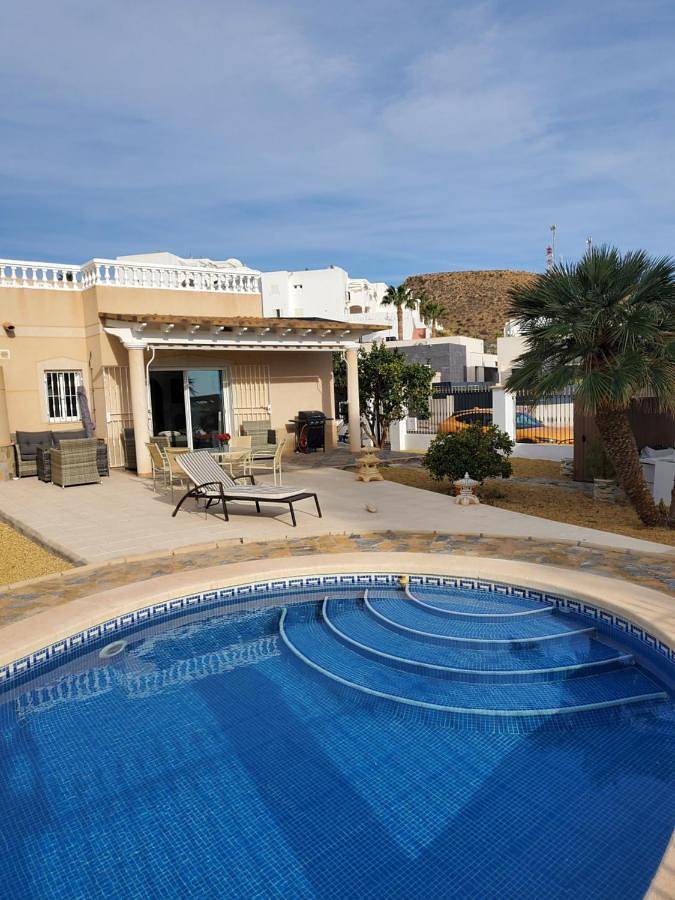 Apartamento entero, Chalet Athos, Ferienwohnung mit Pool,Dachterasse, Meer und Bergblick in San Juan de los Terreros in San Juan de los Terreros, Pulpí