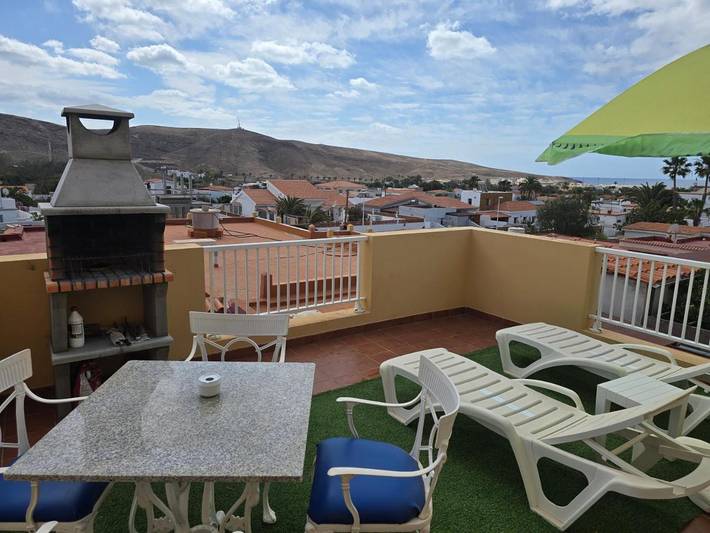 Gîte pour 4 personnes, avec terrasse et vue à Tarajalejo