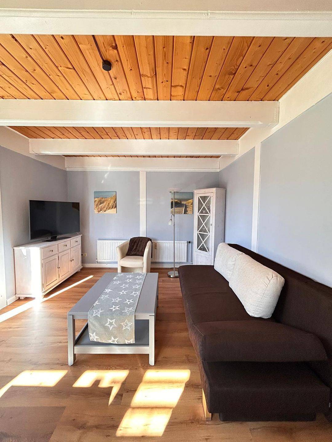 Ganze Wohnung, Geräumige 4-Personen-Ferienwohnung "Deichbrise" mit Balkon auf Pellworm in Tammensiel, Pellworm