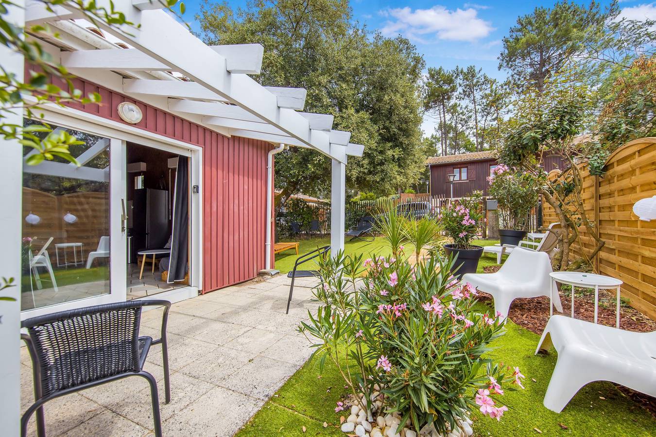 Maison de vacances 'De Gauche' avec terrasse et jardin privés in Hourtin, Parc naturel régional du Médoc