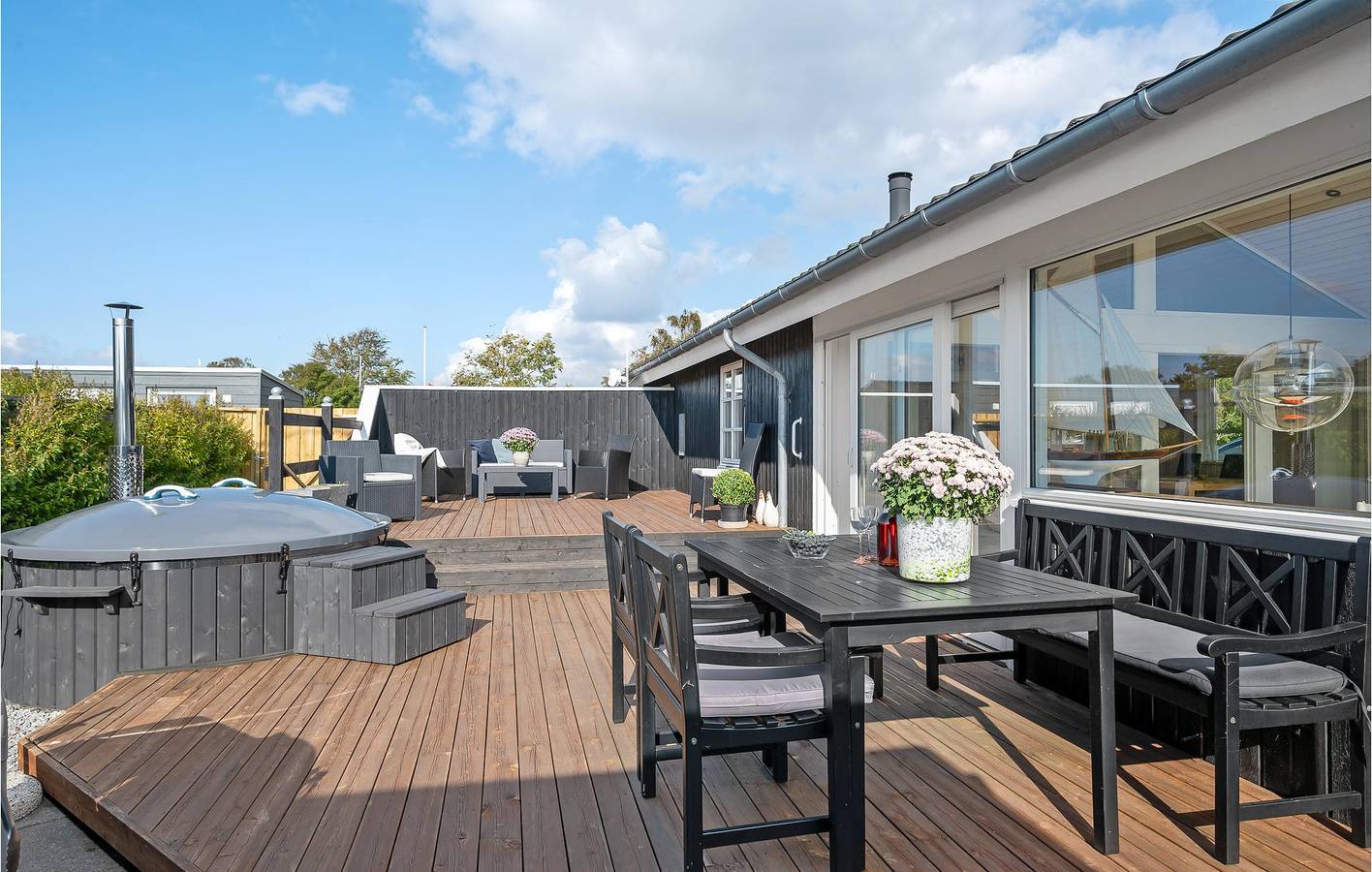 Ferienhaus für 4 Personen mit Terrasse in Følle Strand, Süddjursland