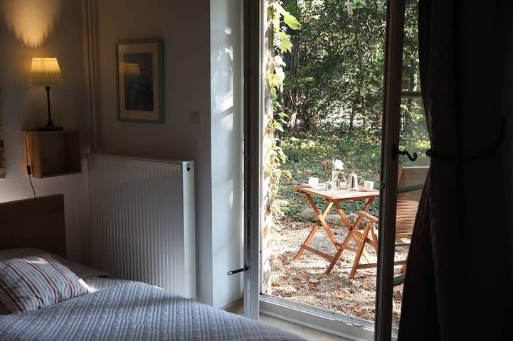 Gîte pour 2 personnes, avec terrasse et piscine ainsi que jardin et sauna à Montbellet - 4