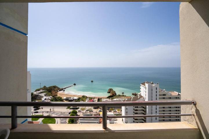 Maison d’hôte pour 2 personnes, avec vue ainsi que piscine et jardin à Praia da Rocha