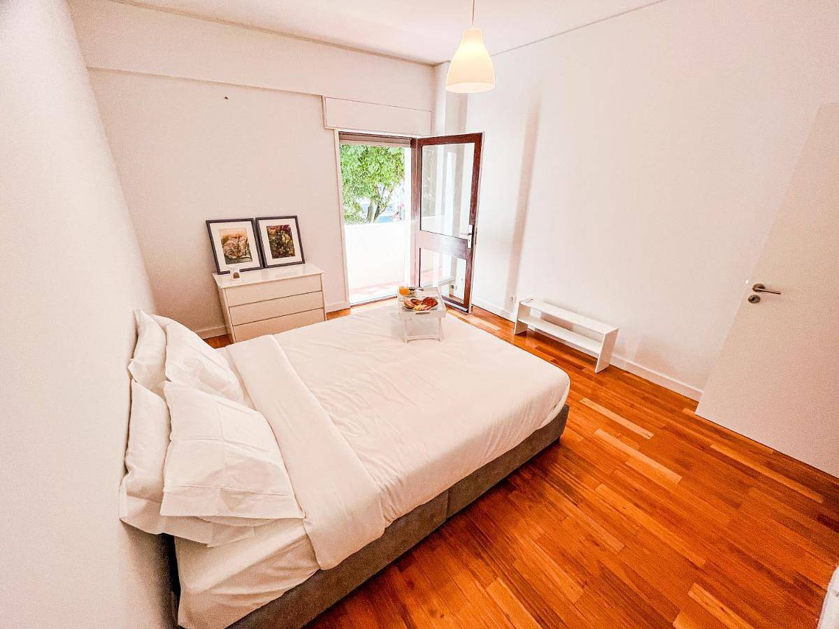 Seaside Elegance and Tranquility: Your Luxurious Porto Getaway in Foz do Douro, Porto