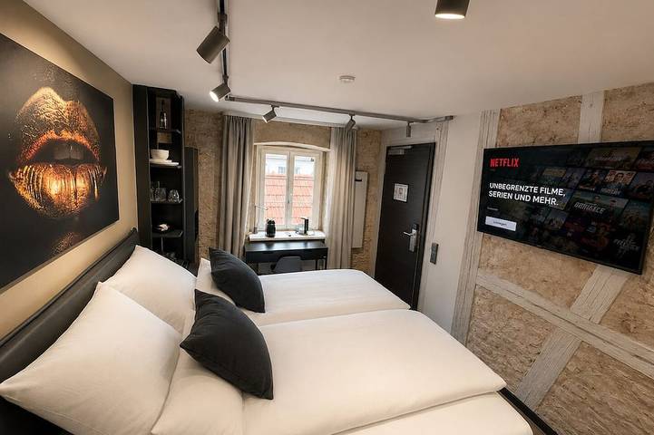 Nox 1 Grey, Dz, King-Bett, Bad, Minibar, Digi-Check-In - no Reception in Walzbachtal, Kraichgau