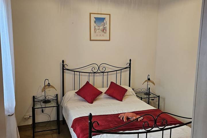 Location de vacances pour 6 personnes, avec jardin et terrasse ainsi que piscine et jacuzzi à Port-des-Barques - 3