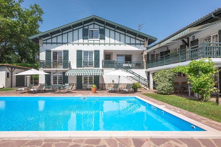 Chambre d’hôte pour 2 personnes, avec Terrasse ainsi que Jardin et Piscine à Saint-Jean-de-Luz