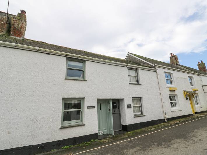 Cottage for 4 people, with garden in Coverack