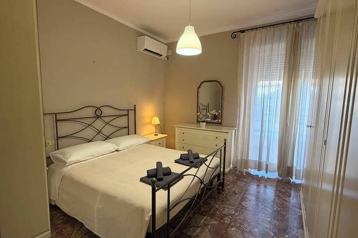Appartement entier, Spacious apartment in the historic center of Fondi in Fondi, Province de Latina