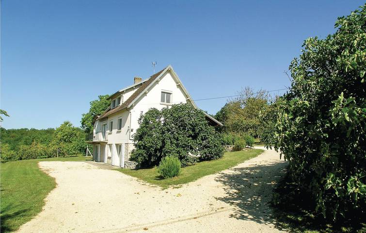 Location de vacances pour 10 personnes, avec terrasse et jardin à Eyliac - 2