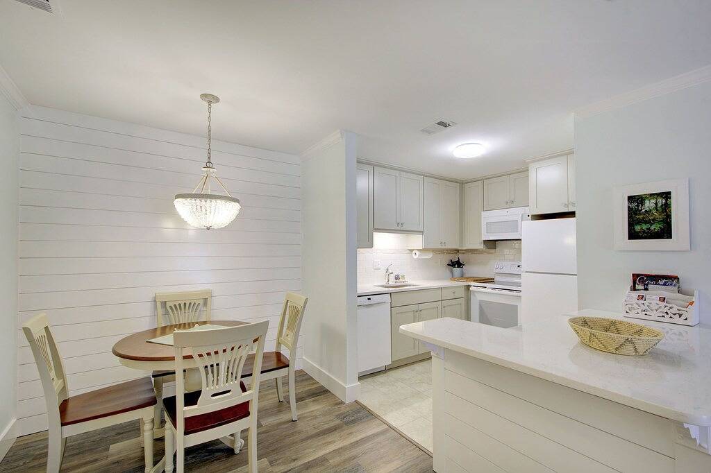 Ganze Wohnung, Totally Renovated Coastal Condo in Ocean Walk, Unit in St. Simons Island, Glynn County