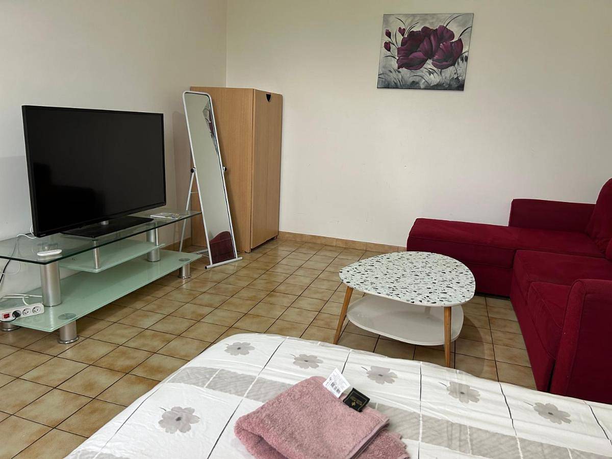 Appartement de vacances entier, Double Room in Montceau-les-Mines, Région de Chalon-sur-Saône