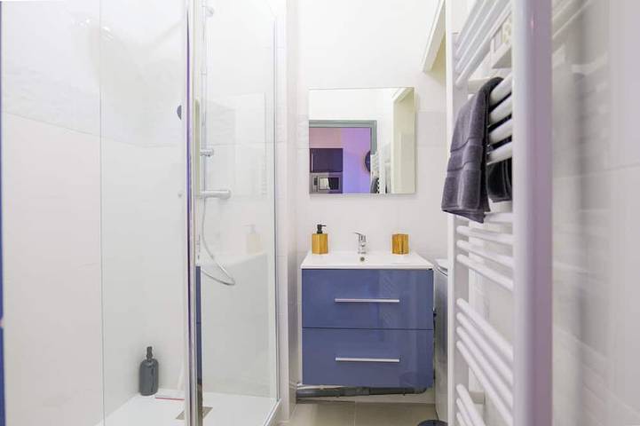Appartement entier, Le 5, Appartement, Charme, centre ville de Saumur. Vue Place et Eglise St Pierre in Saumur, Vallée de la Loire