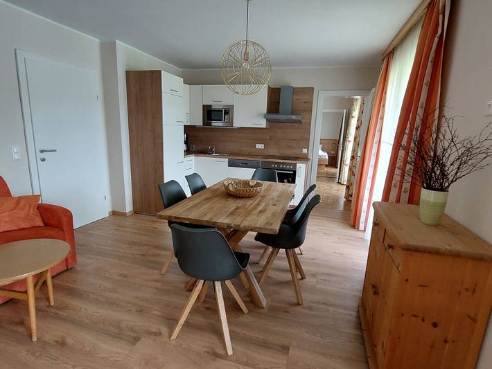 Ferienwohnung für 6 Personen, mit Balkon und Garten in Velden am Wörther See