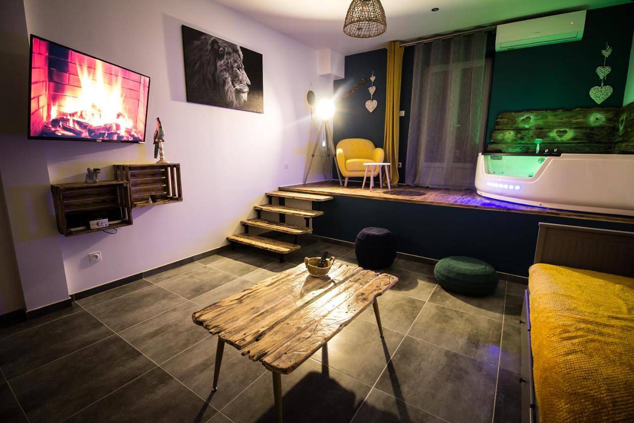 Appartement entier, Au Canal du Midi - Appartements au cœur de la ville in Carcassonne, Région de Carcassonne