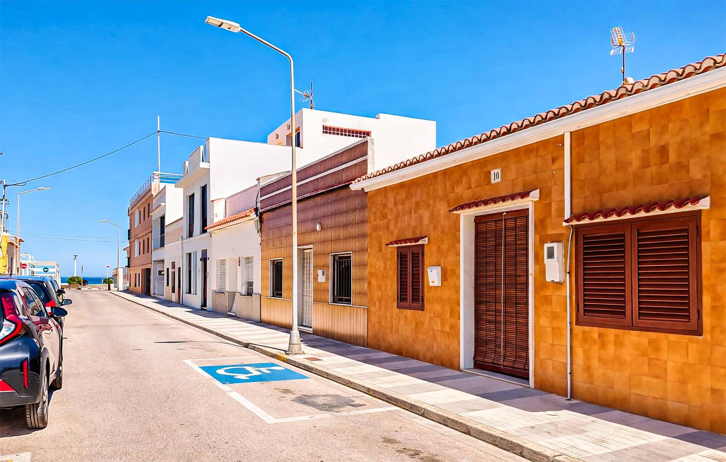 Gemütliche 1-Zimmer-Wohnung mit Terrasse, 1,5 km vom Platja de Terranova entfernt in Oliva, Costa de Valencia