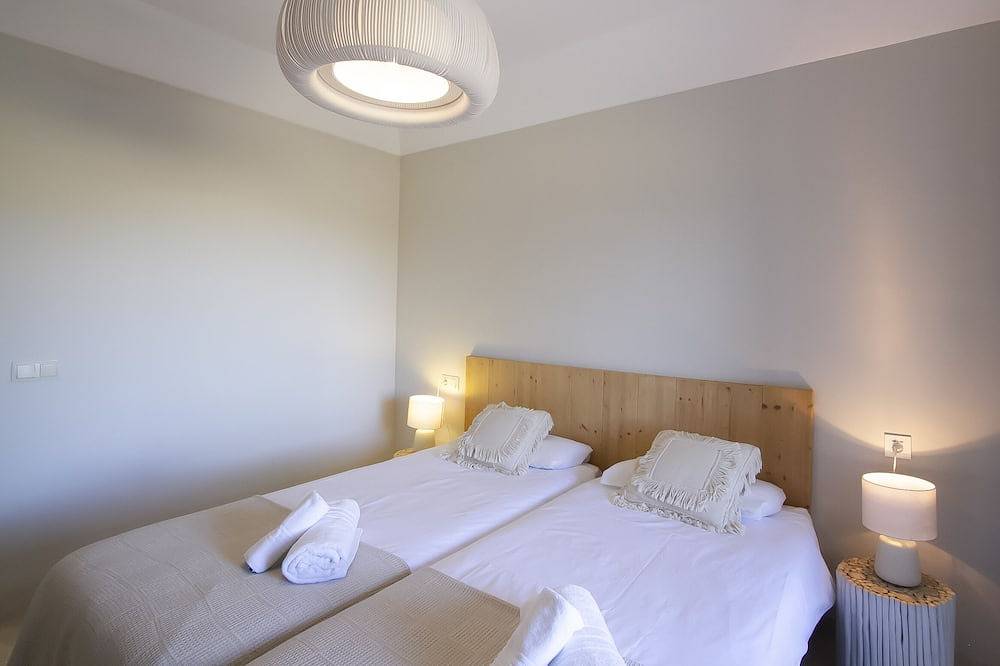 Ganze Wohnung, Lovely 4-bedroom serviced apartment with views in Sotogrande, San Roque