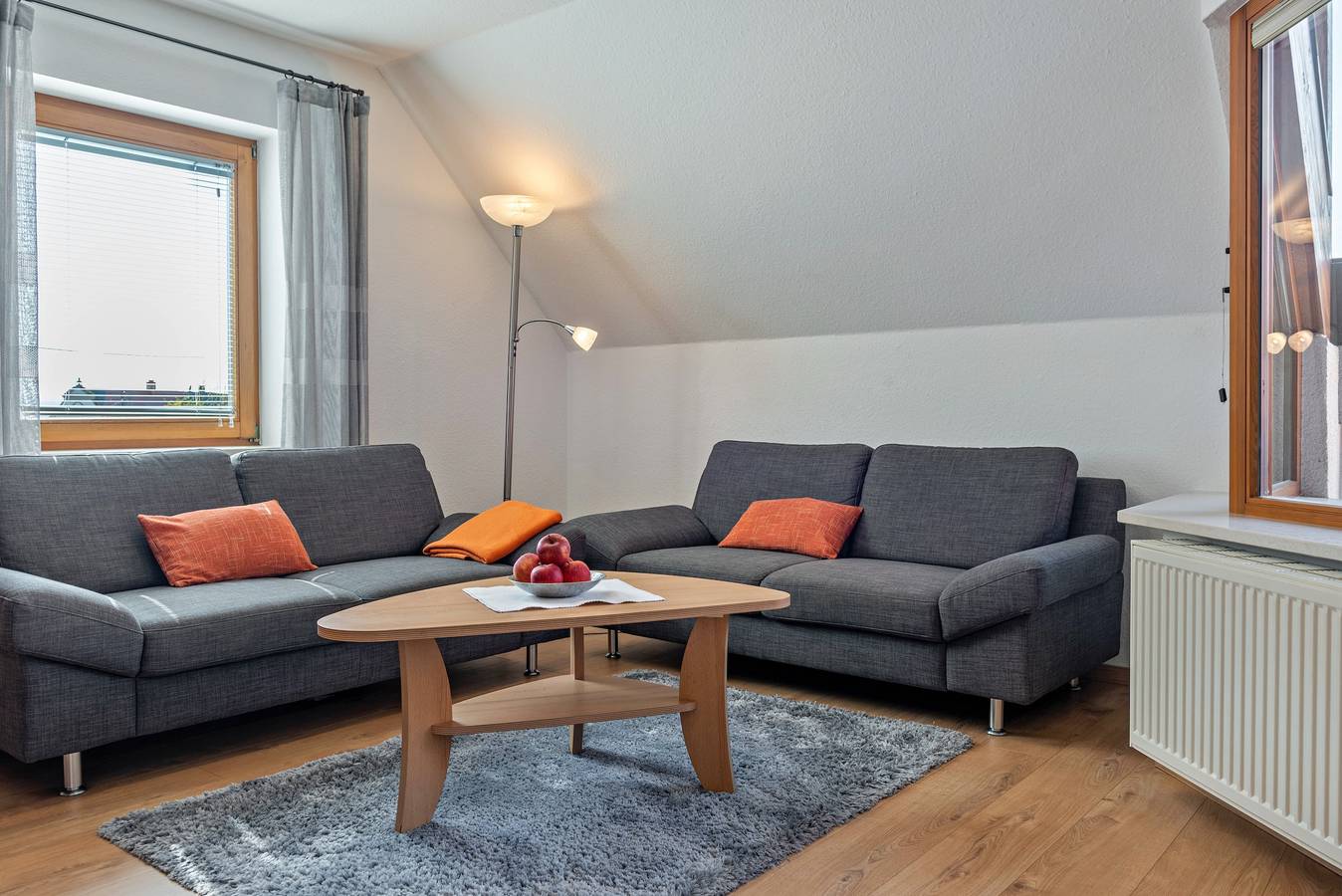 Ganze Wohnung, Ferienwohnung 1" mit Gemeinschaftsgarten, Balkon und Wlan in Hagnau am Bodensee, Region Bodensee-Oberschwaben