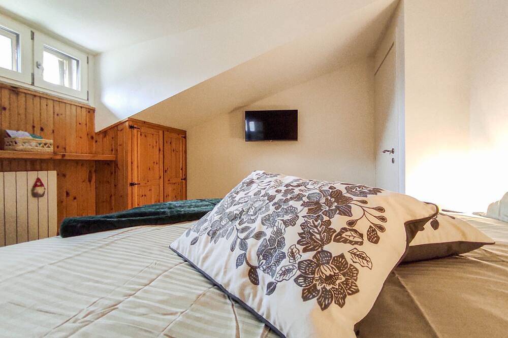 Appartamento intero, Appartamento incantevole con camino in Edolo (Borgo), Edolo