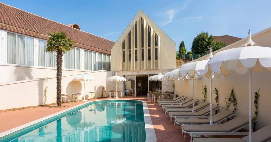 Hôtel pour 2 personnes, avec vue ainsi que piscine et jardin, animaux acceptés
