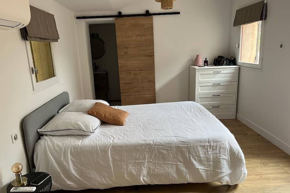 Superbe Propriété Avec vue Imprenable, Piscine, jeu de Boules au Cœur du Luberon in Saint-Saturnin-lès-Apt, Parc naturel régional du Luberon