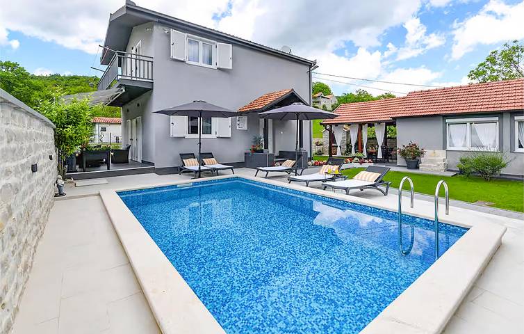Ferienhaus für 7 Personen, mit Terrasse und Pool, mit Haustier - 1