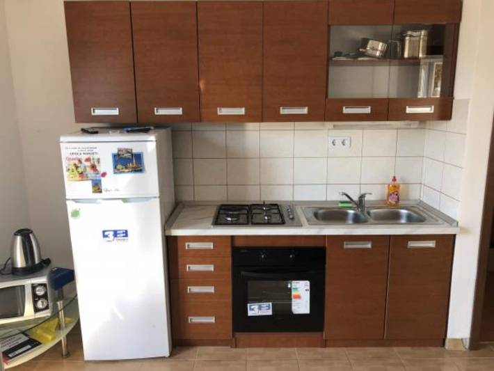 Apartament wakacyjny dla 4 osób, z balkon i ogród w Omiš