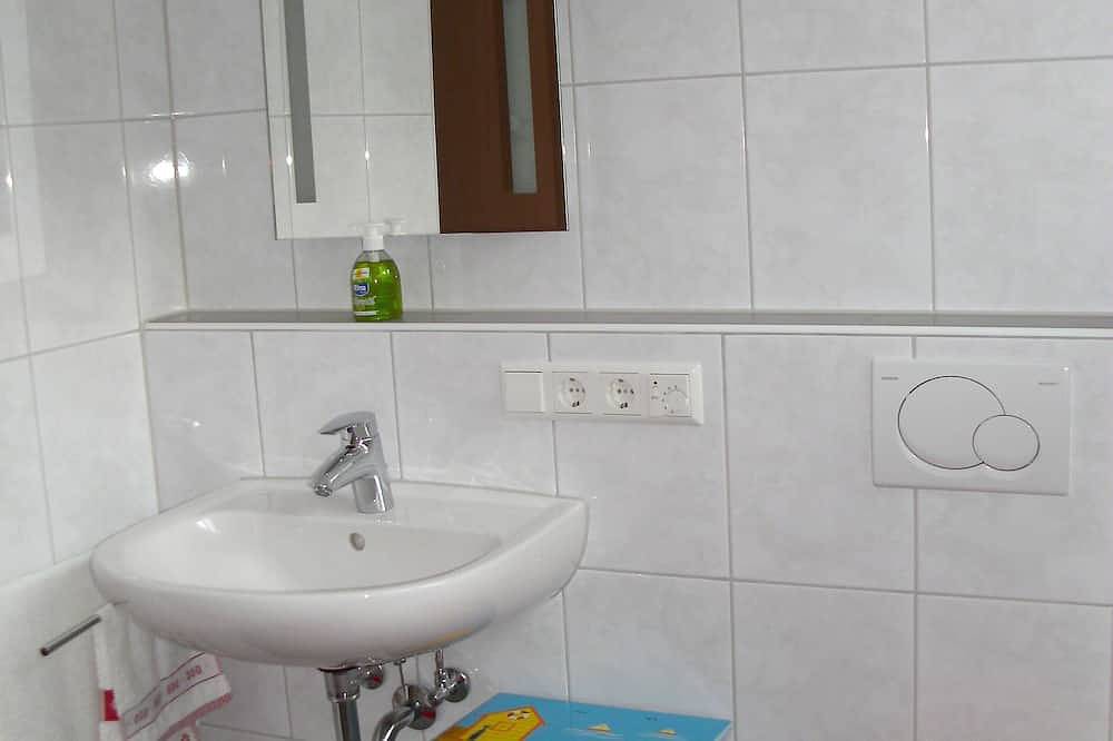 Schöne 55 qm Ferienwohnung bis 4 Personen mit Pool in Mittelbiberach, Landkreis Biberach