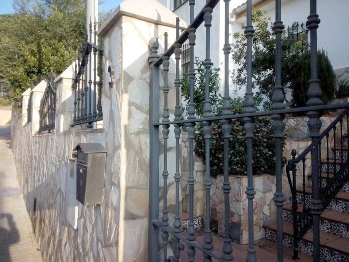 Location de vacances pour 15 personnes, avec vue ainsi que piscine et jardin, adapté aux familles à Tordera - 4