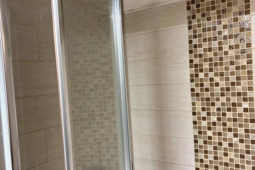 Monolocale (17 mq, stanza con divano letto a 2 piazze, angolo cottura, bagno) in Porto Ercole, Maremma