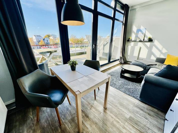 Ferienwohnung für 2 Personen, mit Balkon/Terrasse und Meerblick sowie Balkon in Warnemünde - 3