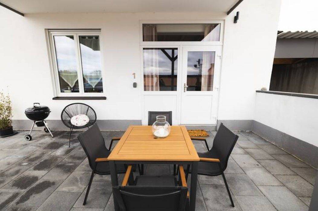 Ganze Wohnung, Ferienwohnung Sonne im gemütlichen Gästehaus Benedikt in Friedrichshafen, Region Bodensee-Oberschwaben