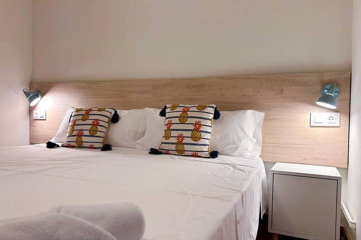 Appartement entier, Spacious City Centre Apartment w/ Parking by Hostem in Vilanova i la Geltrú, Garraf