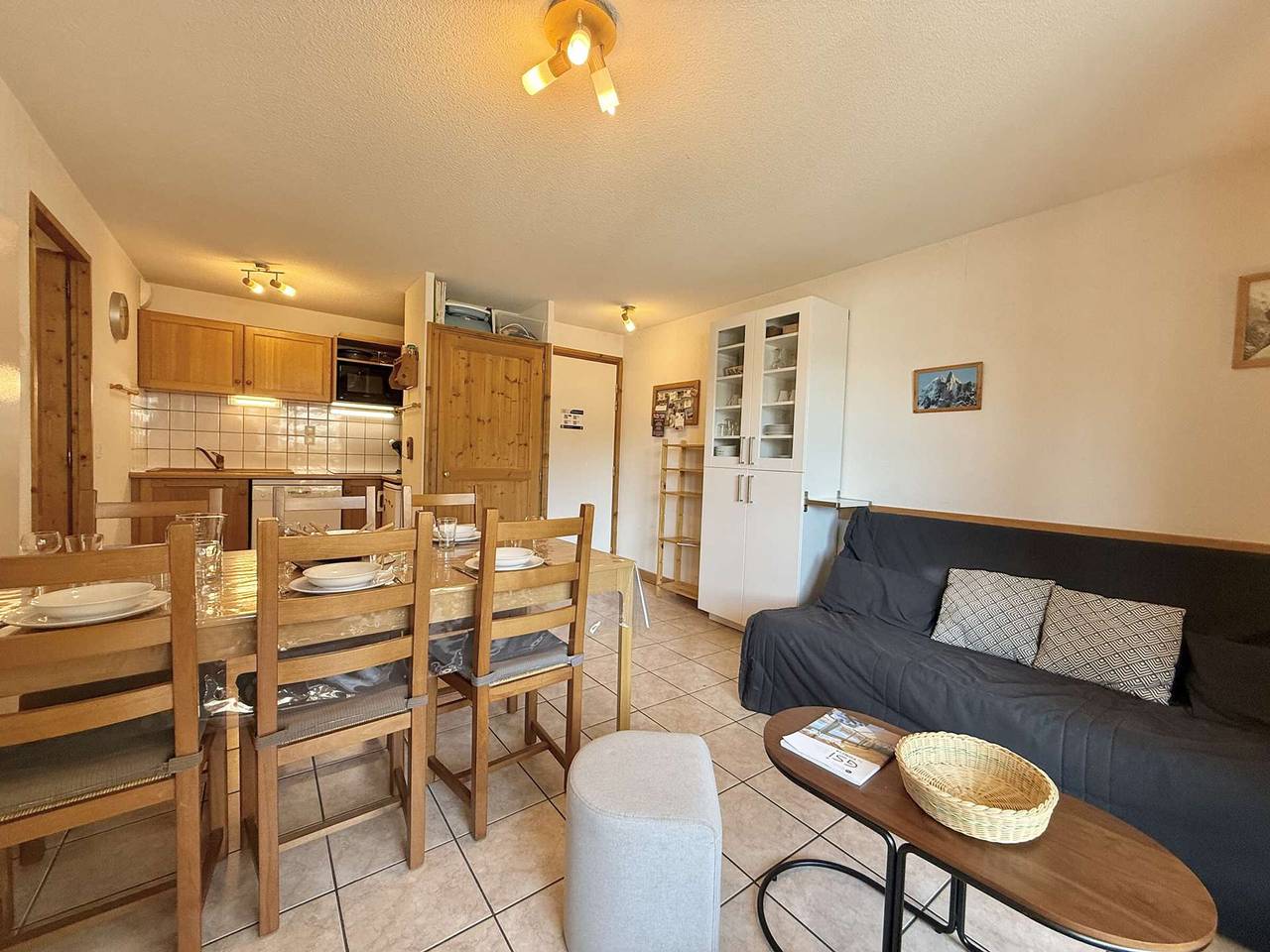 Appartement entier, Appartement cosy à Flumet, 3 chambres, balcon sud, Wi-Fi, parking, près des pistes et navettes gratuites in Flumet, Région d'Albertville
