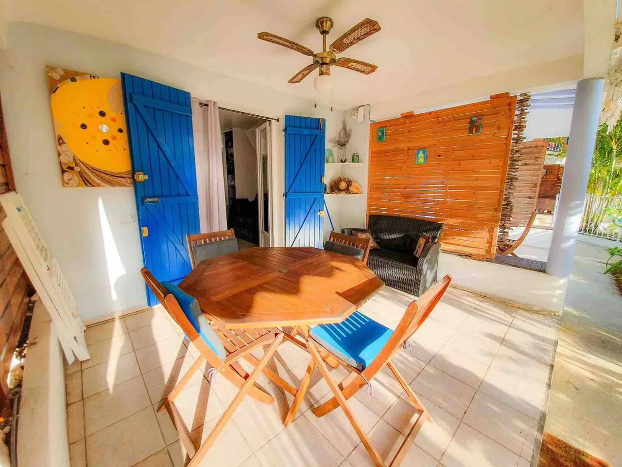 Apartamento entero, Apartamento luminoso con terraza y piscina en Le Gosier in Le Gosier, Guadalupe