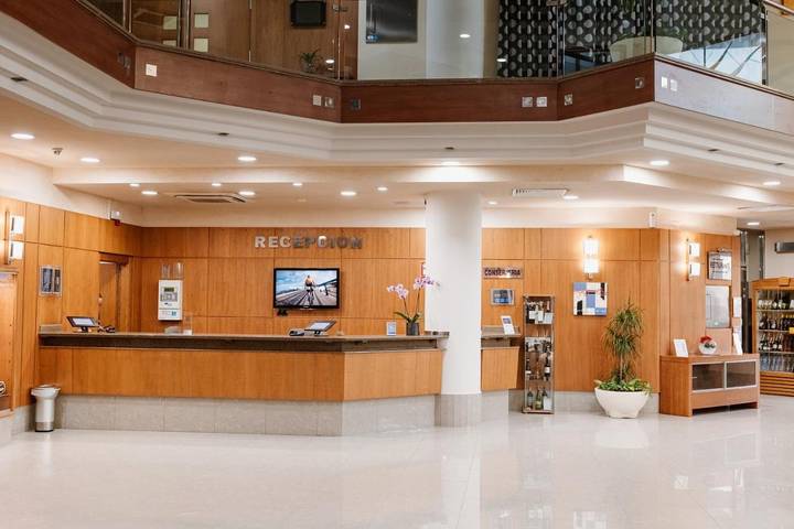 Hôtel pour 3 personnes, avec balcon et piscine dans La Manga del Mar Menor - 3