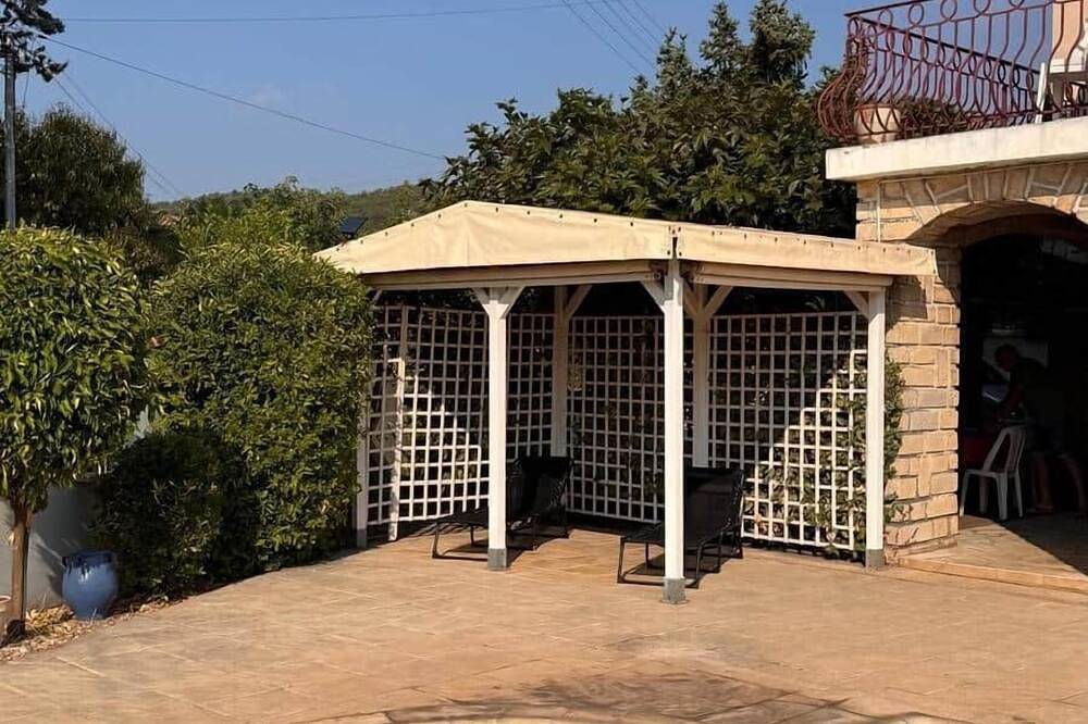 La Bastide des Gayants : garden, swimming pool, wifi in Le Luc, Draguignan region