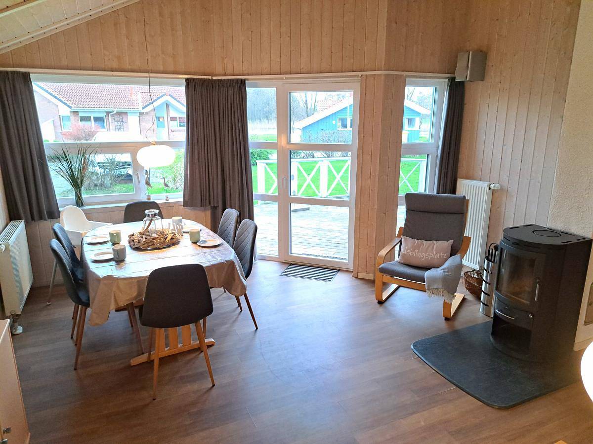 6 Personen Ferienhaus mit Sauna, Whirlpool, Kaminofen und Kanu in 2. Rheie zum See in Otterndorf in Otterndorf, Cuxland
