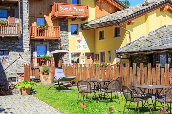 Maison d’hôte pour 2 personnes, avec Terrasse et Jacuzzi ainsi que Jardin et Vue