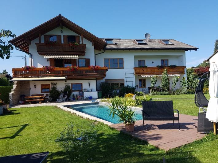 Ferienwohnung für 4 Personen, mit Balkon in Bruckmühl