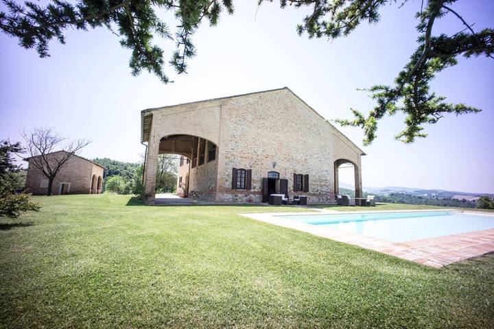 Villa für 16 Personen, mit Terrasse und Garten sowie Pool, mit Haustier in Italien - 2