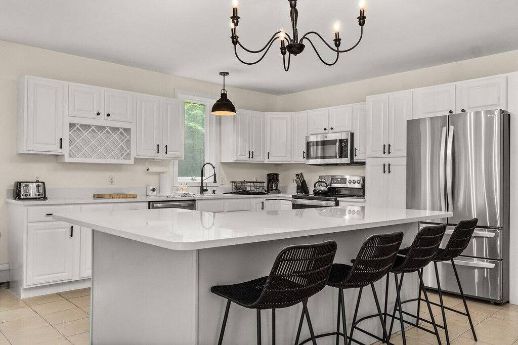 Serene 5-Br Near Pond, 15-min to Mt. Sunapee in Newbury (NH), Lake Sunapee