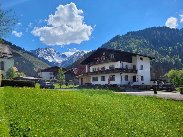 Ferienwohnung für 4 Personen, mit Sauna und Garten, kinderfreundlich in Bichlbach